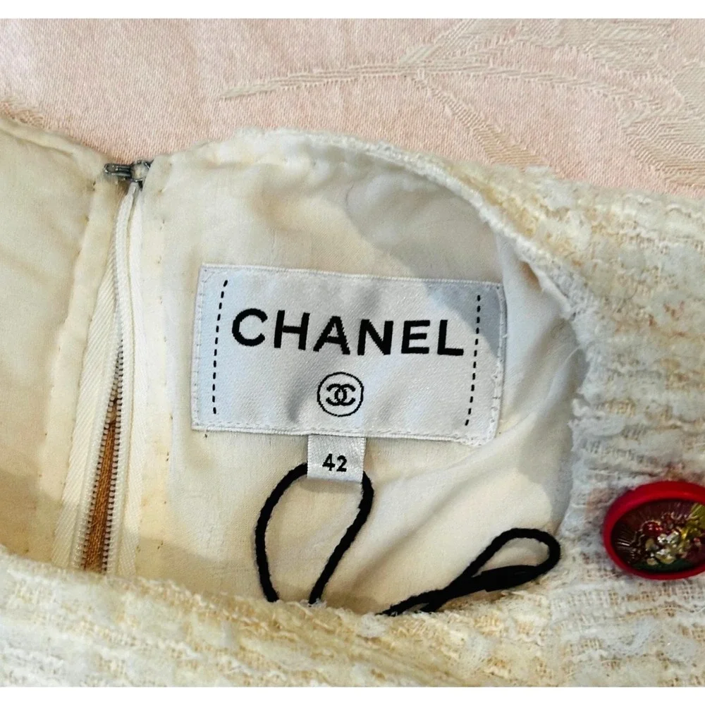 Chanel‎ Cream Tweed Sleeveless Dress Lion Head Buttons 2017 FR 42 US 8 10